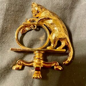 Avon Gold-Tone Cat Brooch